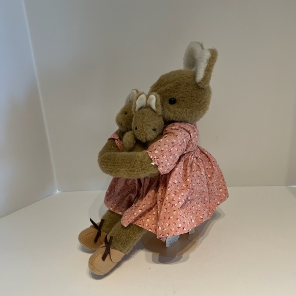 Vintage Charm Plush Mommy With Two Baby Bunnies Stuffed Toy - Picture 4 of 11